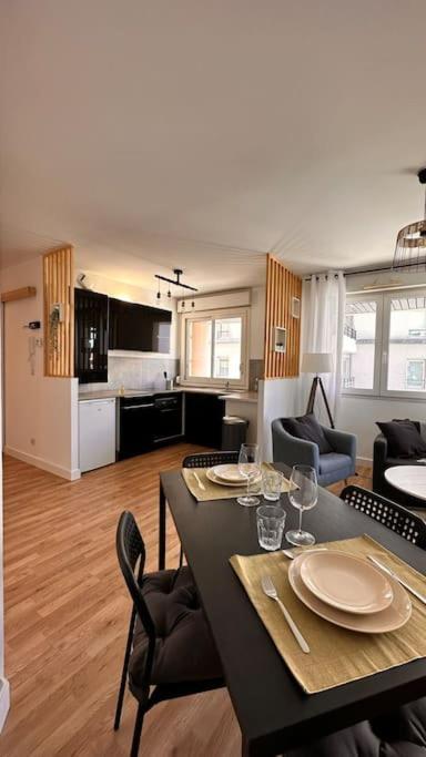Villeurbanne • T2 Fraternite • Hostisy Luaran gambar